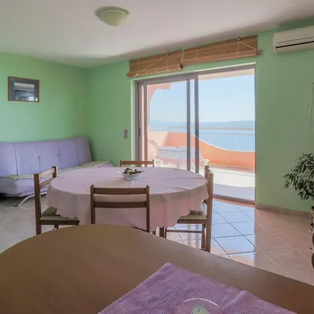 Πανσιόν Rino Dramalj