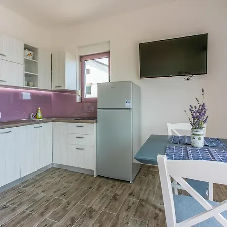 Rino Πανσιόν Dramalj