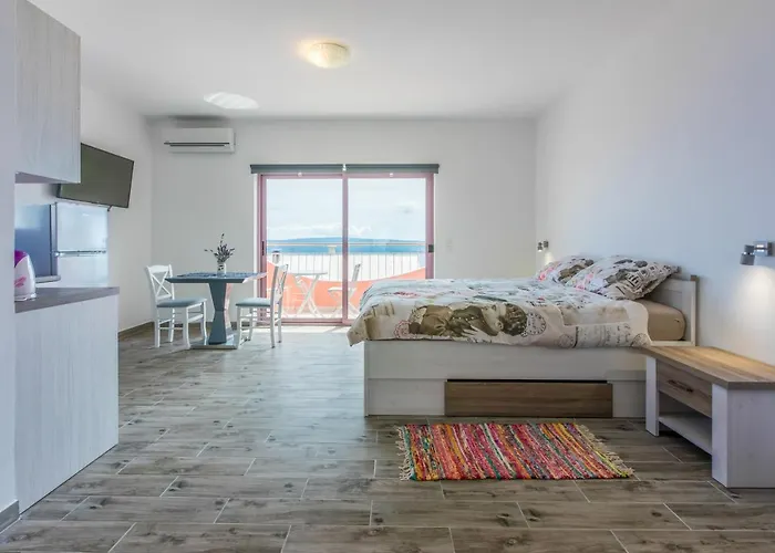 Guest house Rino Dramalj